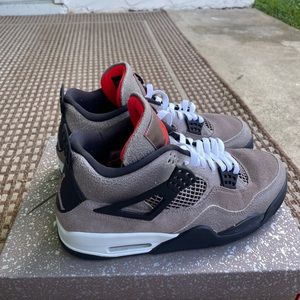 Jordan 4 Taupe!